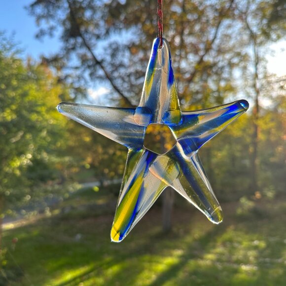 #5105 YELLOW / BLUE / WHITE MULTI COLOR 5 POINT STAR APX. 6 1/2” X 6 1/2” - Picture 6 of 10